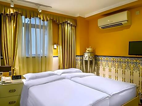 Standard Twin Room - Non-Smoking