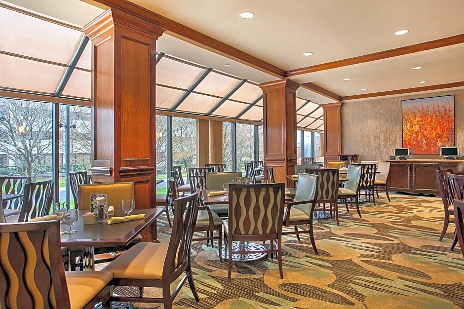Crowne Plaza Knoxville Downtown University by IHG