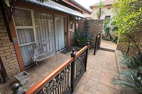 Deluxe Double or Twin Room with Garden View