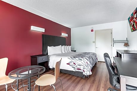 Deluxe King Bed Smoking
