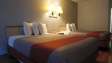 Deluxe Queen Room with Two Queen Beds