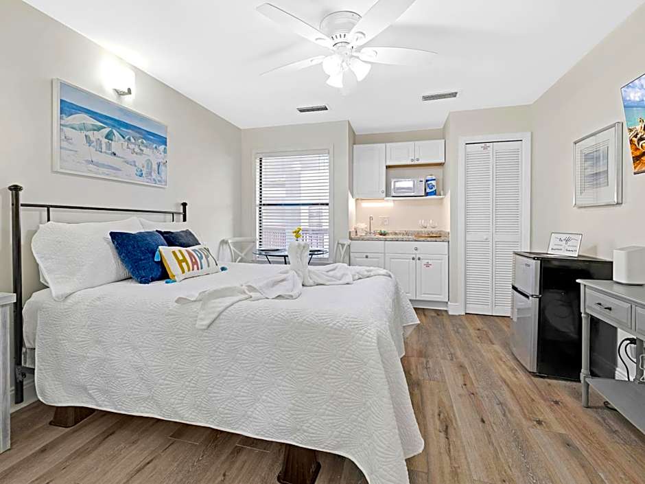 Charming Beach Studio With Pool & Sauna