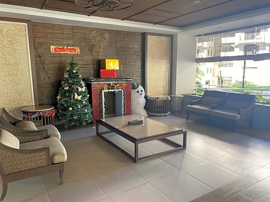 Rosarich Homestay - Bristle Ridge Residences
