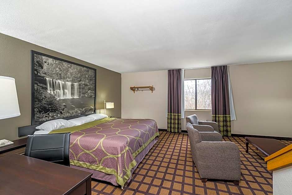 Super 8 by Wyndham Munfordville KY