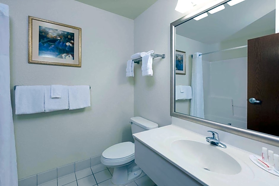 Baymont by Wyndham Des Moines Airport