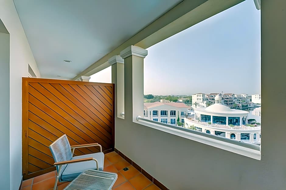 Millennium Lakeview Hotel