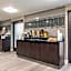 La Quinta Inn & Suites by Wyndham Portland DT/Maine Med