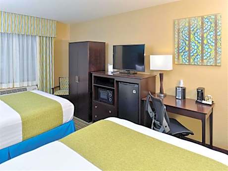 Queen Room with Two Queen Beds - Non-Smoking