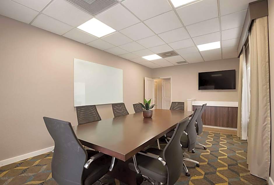 Sonesta ES Suites Reno