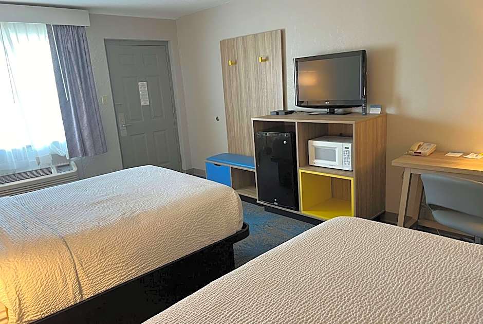 Days Inn by Wyndham Hays