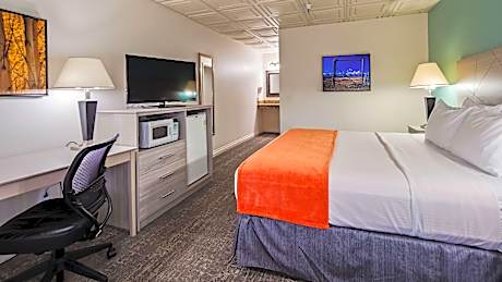 1 King Bed Mobility Accessible Bathtub Non-Smoking Full Breakfast