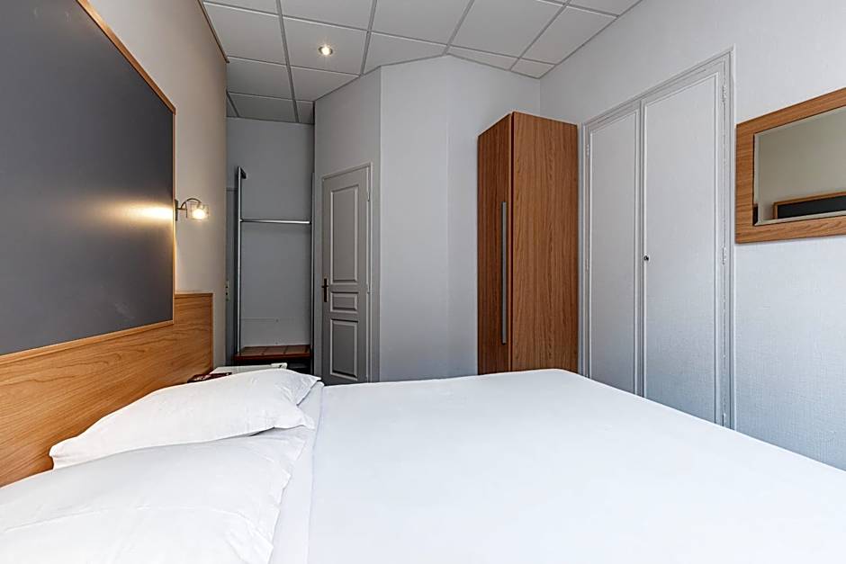 Modern Waikiki Hotel