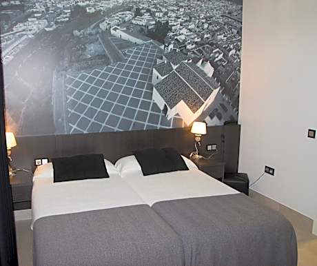 Twin Room with Bathroom