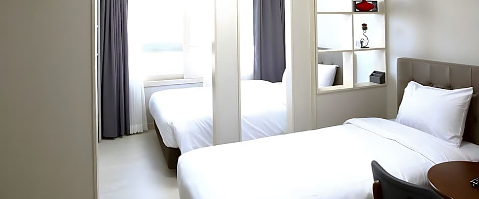 AM Hotel