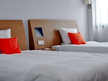 Standard Room with 2 single beds