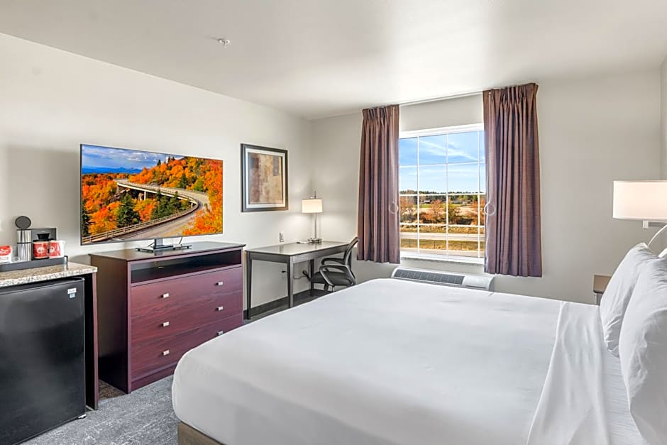 Cobblestone Hotel & Suites Denmark - Green Bay