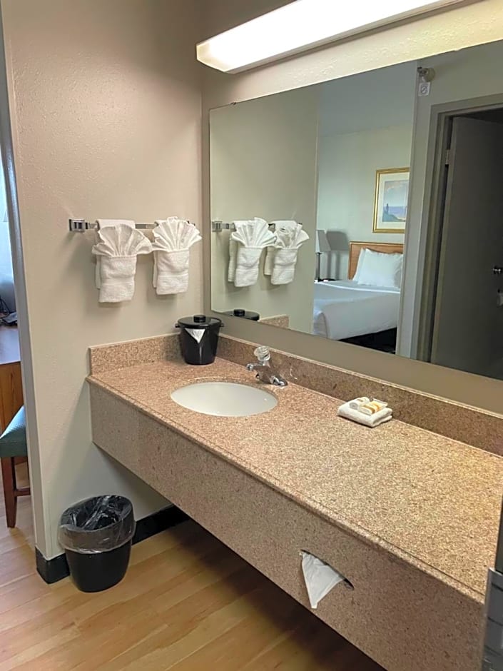 Days Inn by Wyndham Pleasant Prairie Kenosha