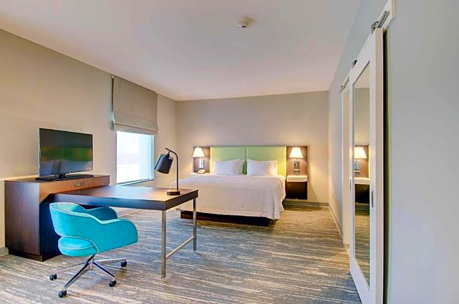 Hampton Inn & Suites Boston/Stoughton