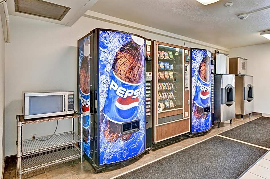 Motel 6 Pittsburgh - Crafton