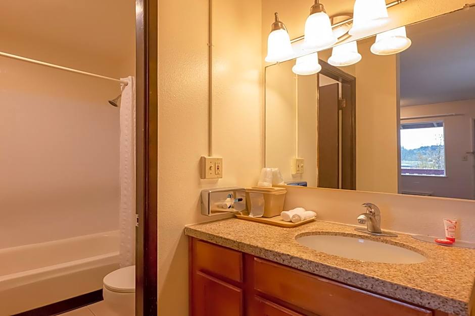 Travelodge by Wyndham Chehalis