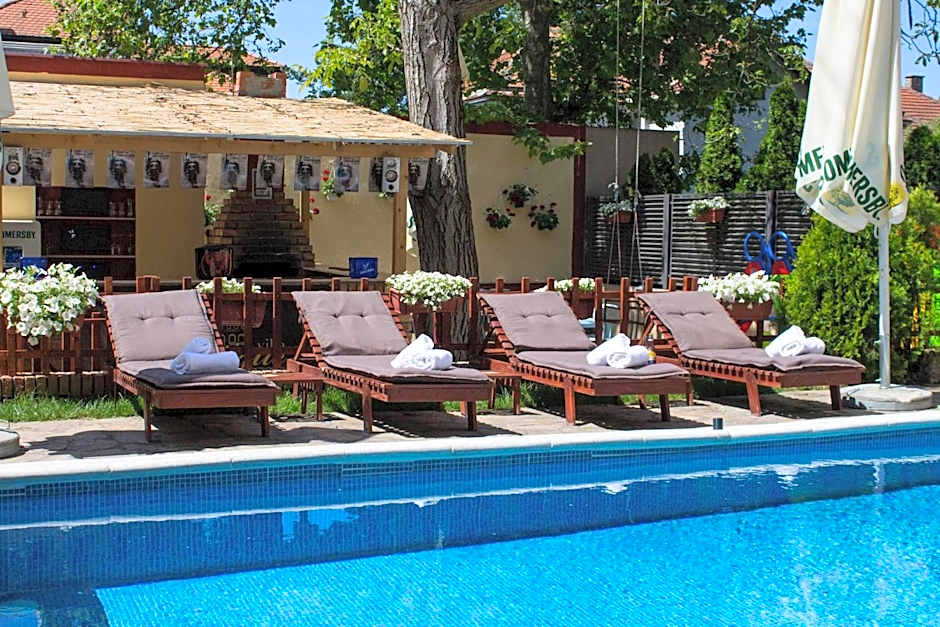 Villa Mystique