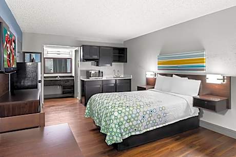 Studio Room with One Double Bed Non-Smoking