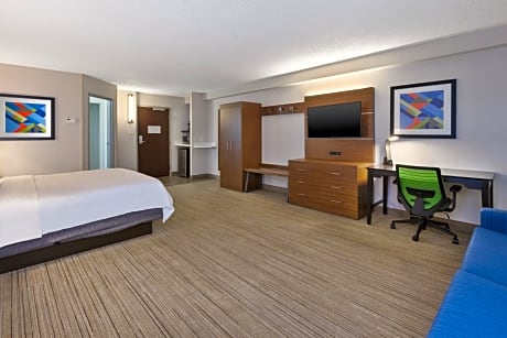 Standard King Room with Sofa Bed - Non-Smoking