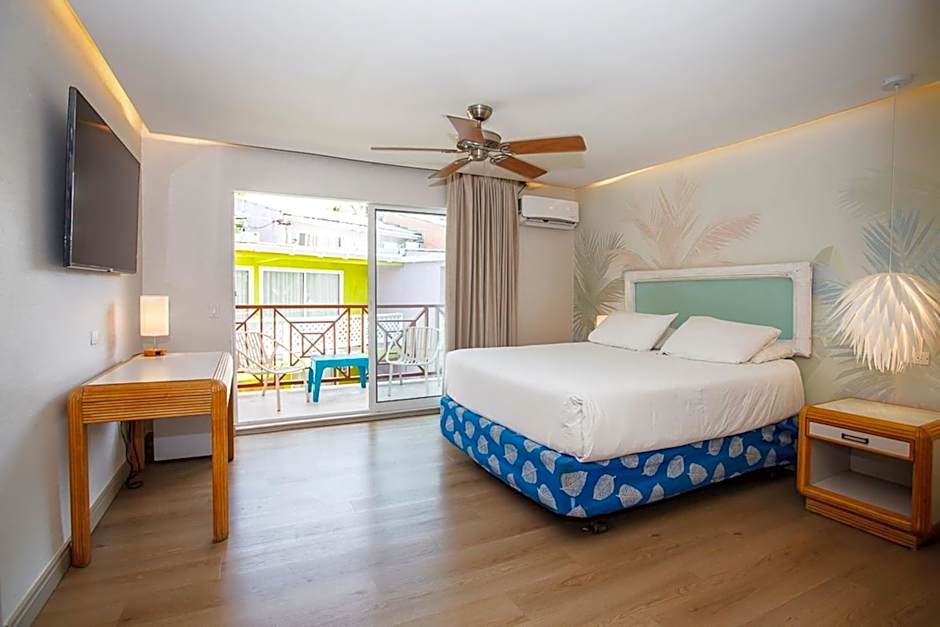 Hotel Cocoplum Beach