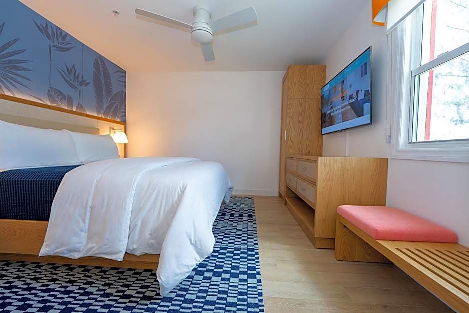 Photo 1 of 6 of 1 Bedroom Suite