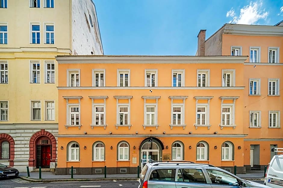 Self-Check-In Hotel Adlon