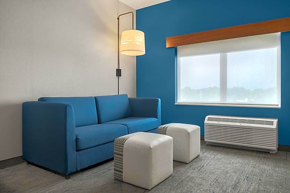 Holiday Inn Express & Suites West Melbourne By IHG