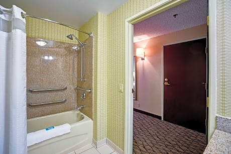 1 King Suite Mobility Accessible Tub