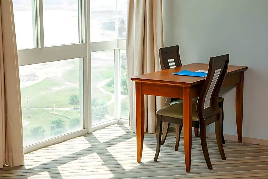 Pacific Hot Spring Hotel Green Bay