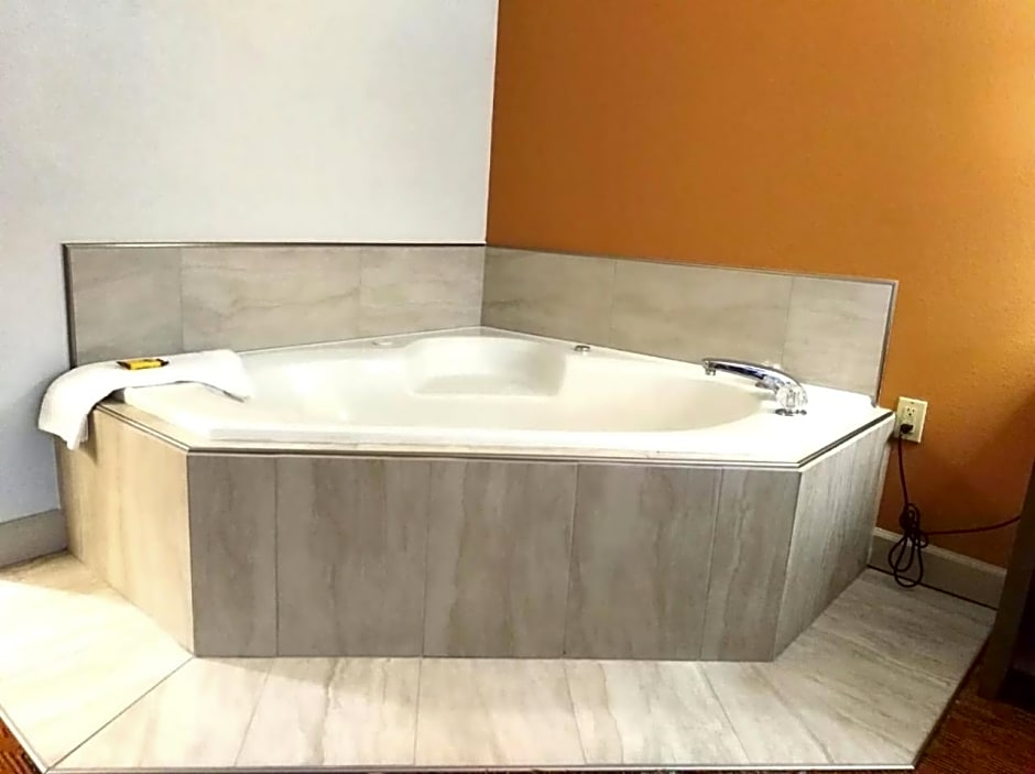 Best Western Plus Cypress Creek
