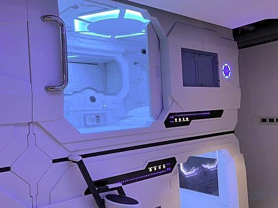Jianpuke Space Capsule Backpacker Hostel