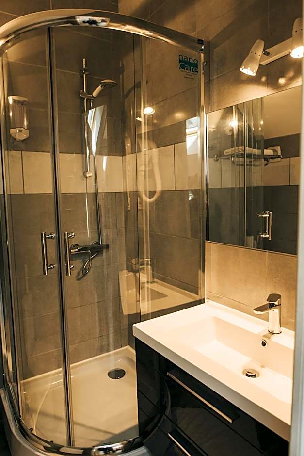 LOGIS HÔTEL-RESTAURANT - Le Moulin d'Artres