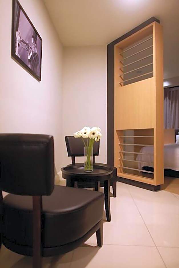 I Am Jazz Hotel