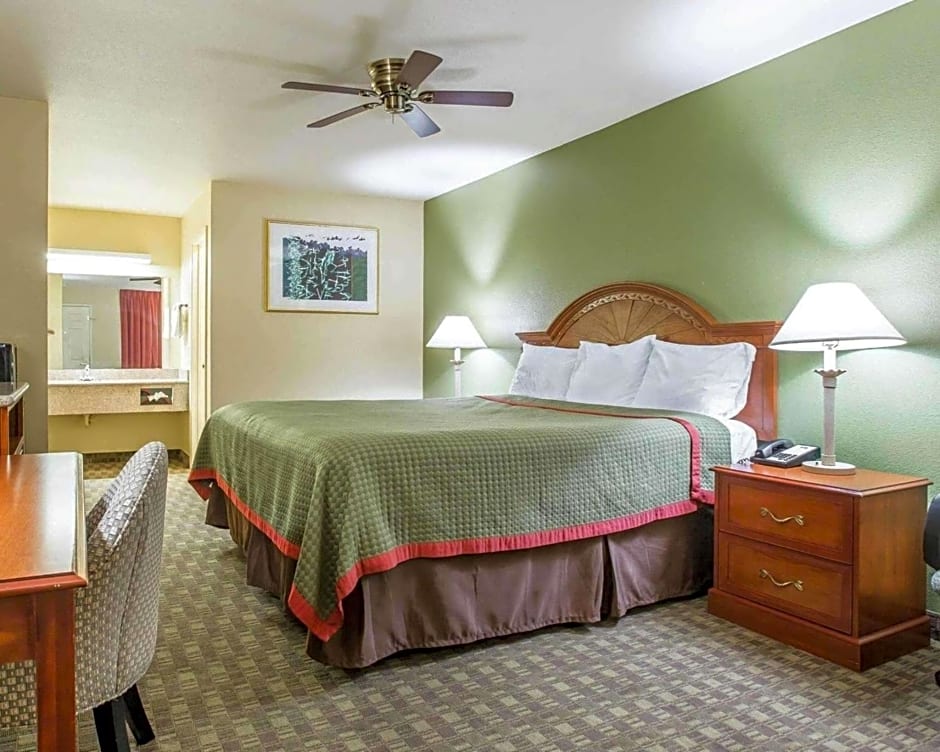 Rodeway Inn Delano