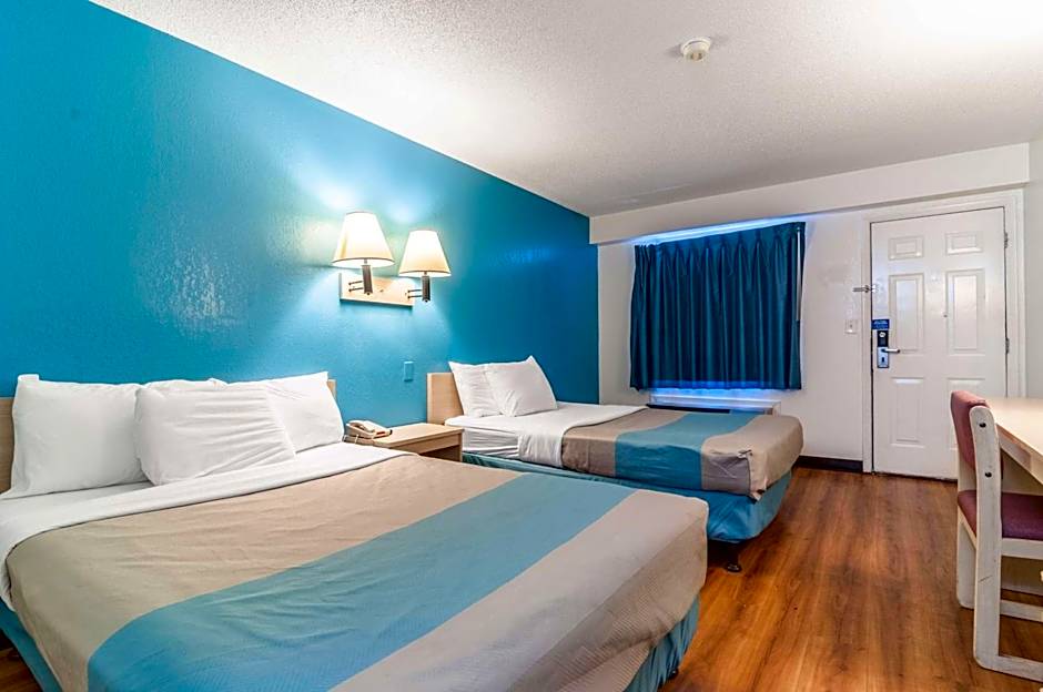 Motel 6-Farmington Hills, MI - Northwest - Farmington Hills