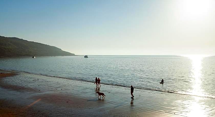Garden Apartment On The Beach