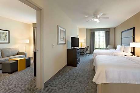 One-Bedroom Queen Suite with Two Queen Beds - Non-Smoking