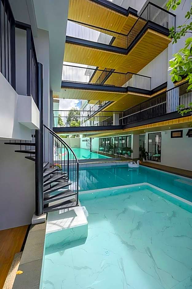 Tour De Phuket Hotel