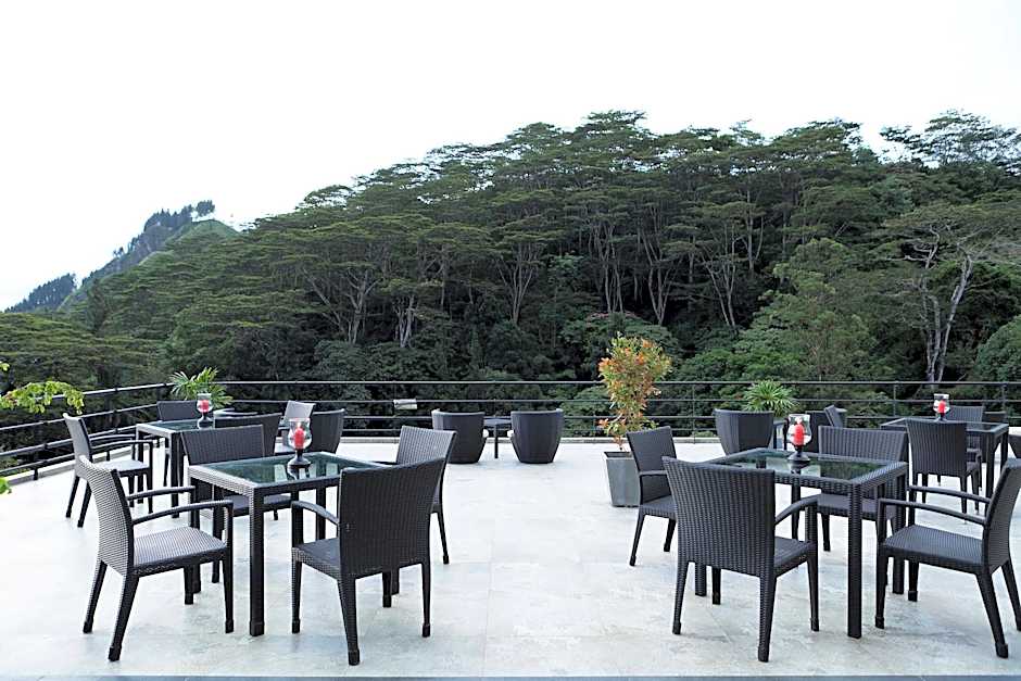 Hunasfalls Hotel