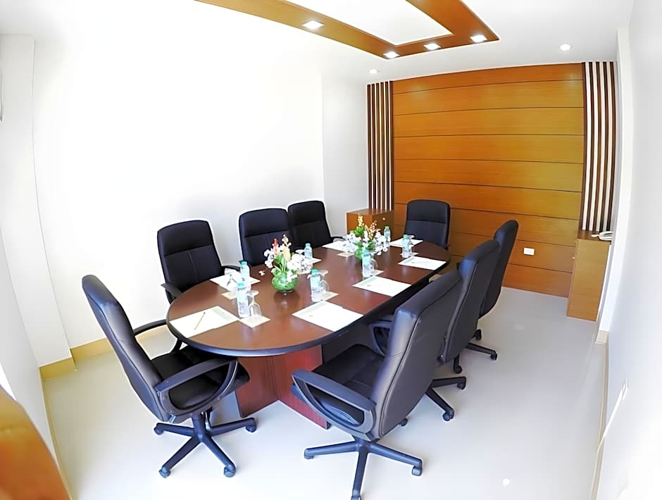 AEROSTOP HOTEL & RESTAURANT