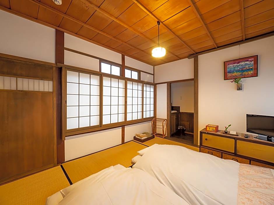 Inase Otsu Machiya Bed and Breakfast