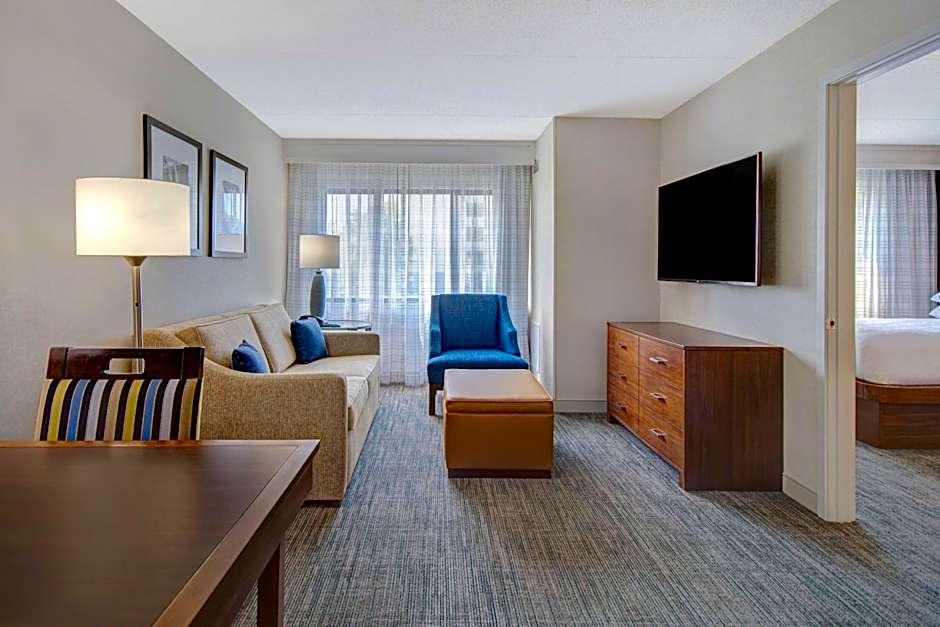 Embassy Suites By Hilton Detroit Metro Airport