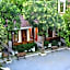 Toffy House Resort
