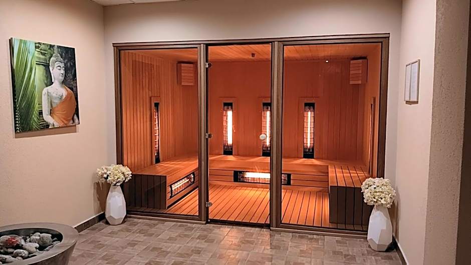 Grand Royale Apartment Complex & Spa