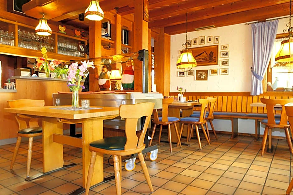 Hotel - Restaurant Hirschen - Werneths Landgasthof beim Europa- Park Rust