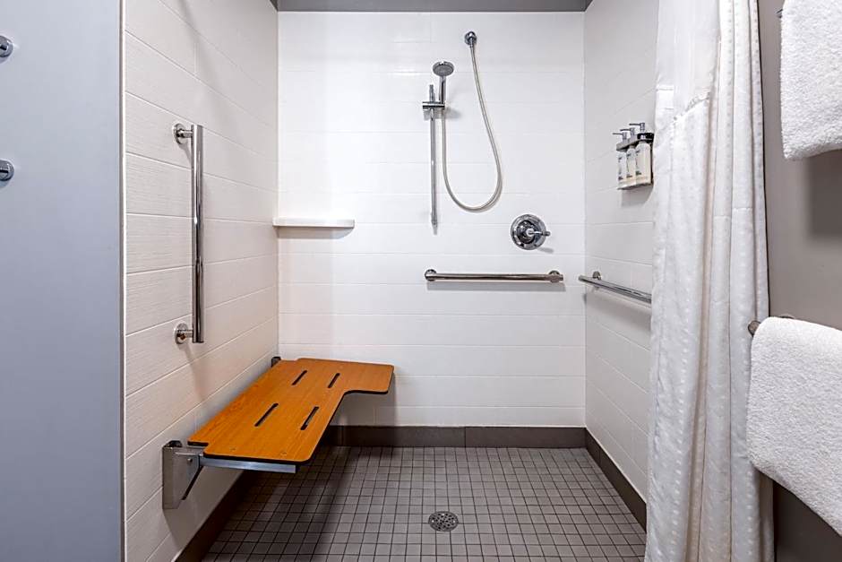 Holiday Inn Express Hotel & Suites Dewitt - Syracuse By IHG